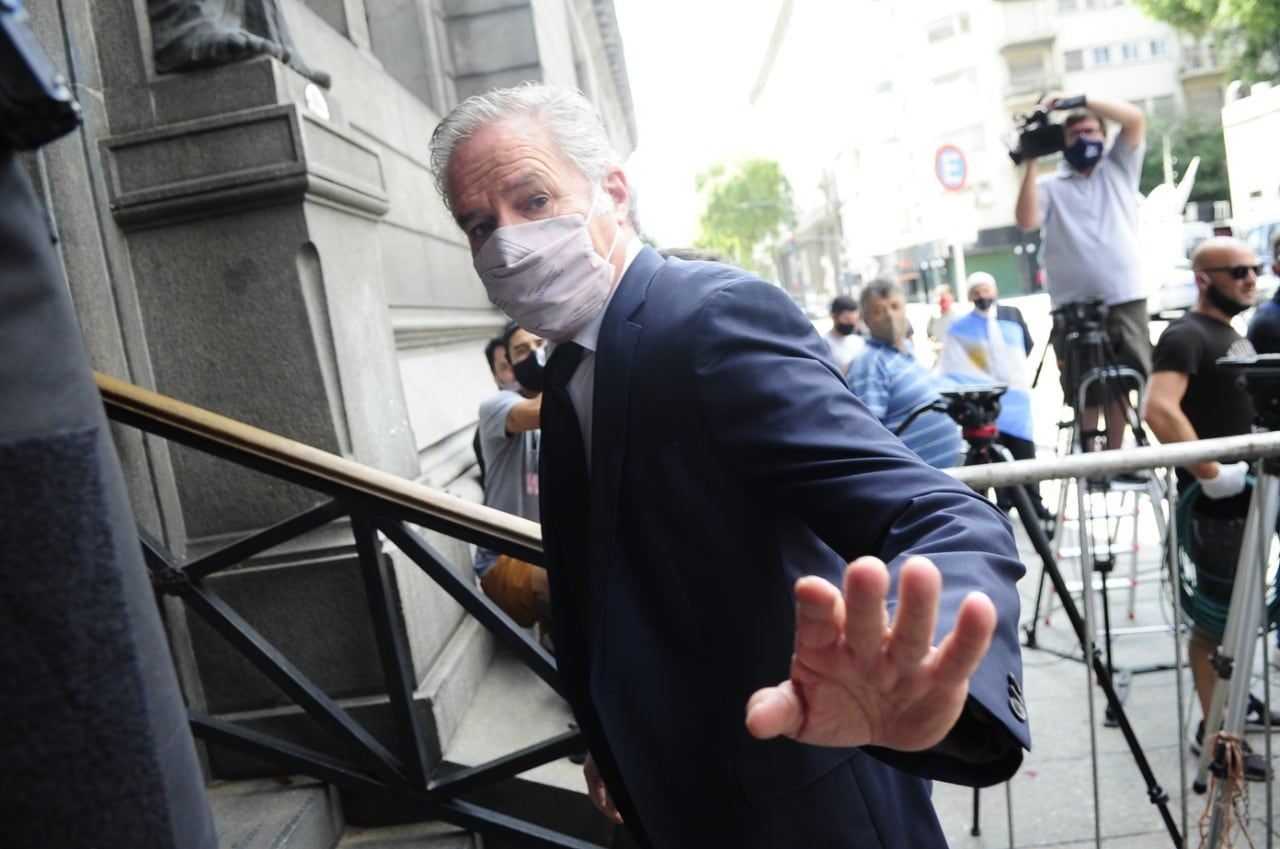 Felipe Solá, ministro de Relaciones Exteriores, Comercio Internacional y Culto, presente en el velorio de Menem -