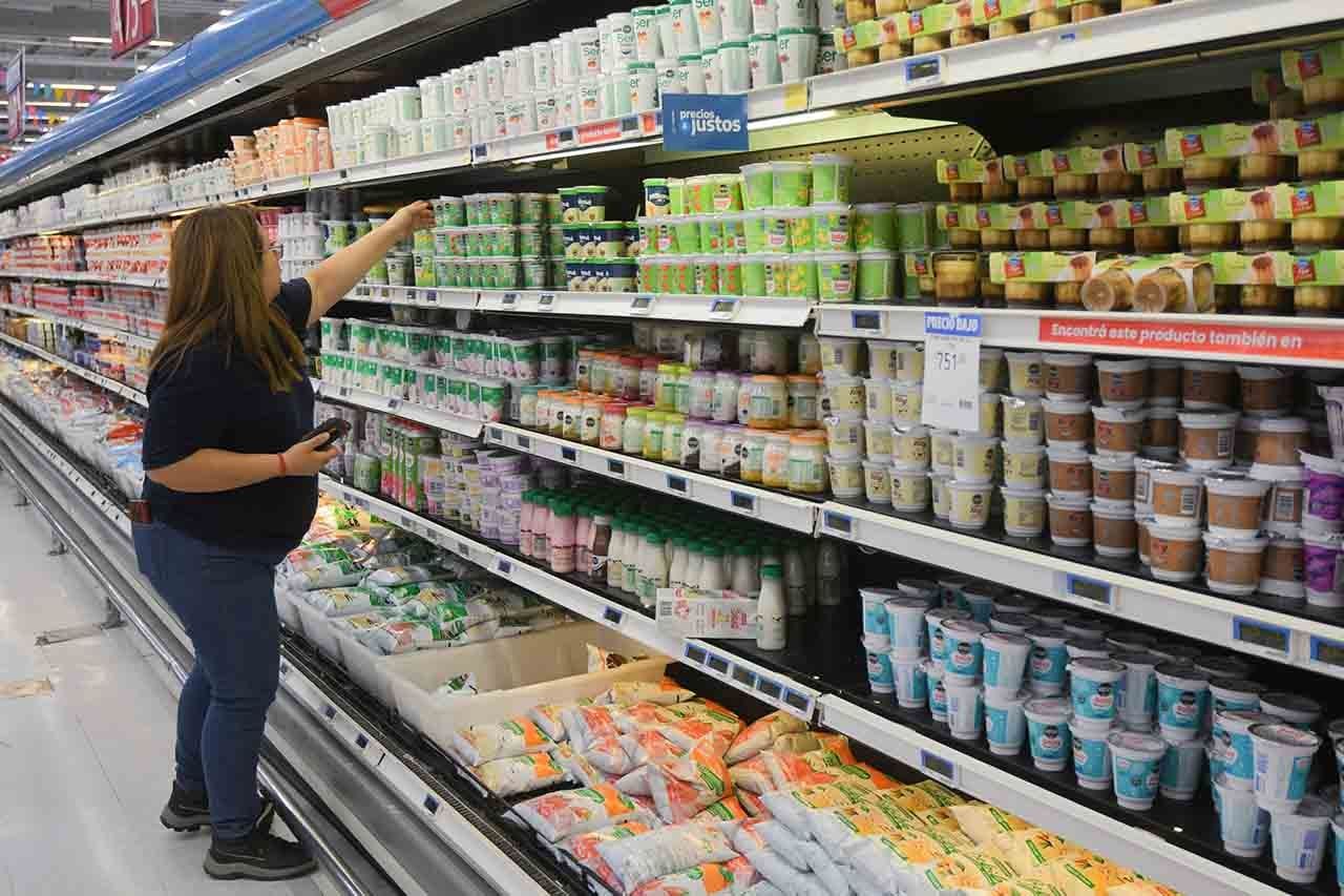 Precios justos en las góndolas de supermercados en MendozaFoto: José Gutierrez / Los Andes