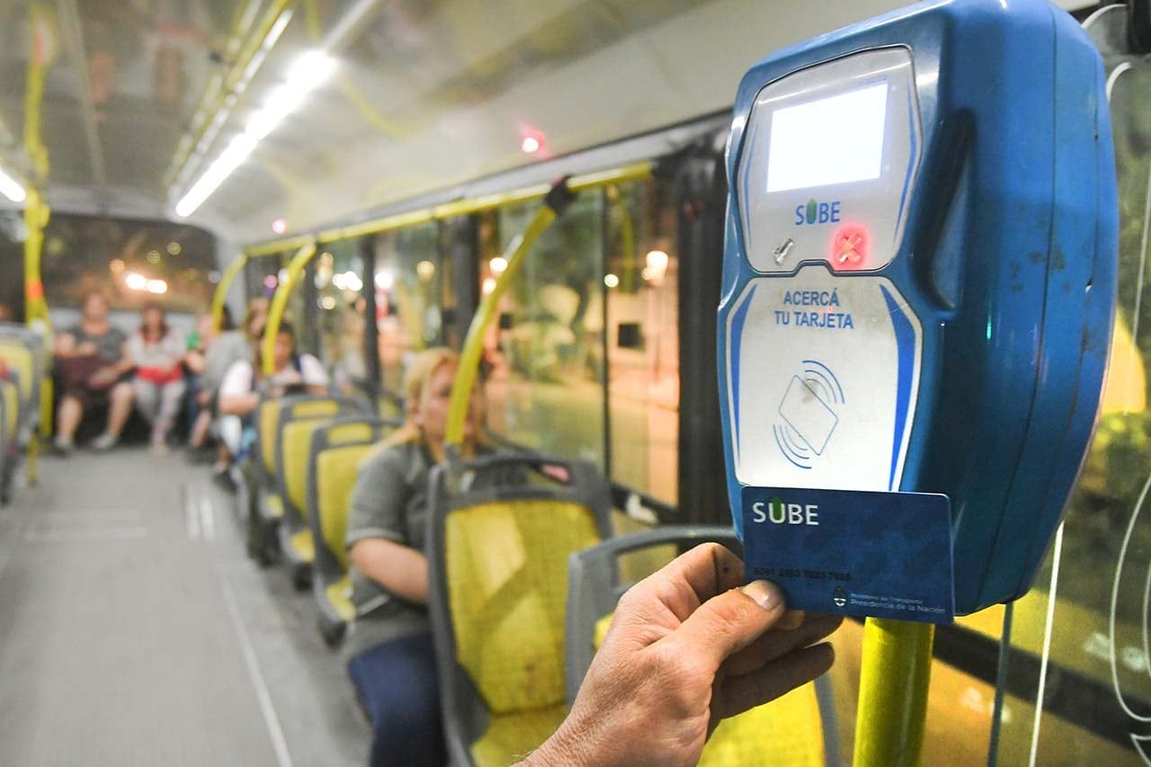 A través del Boletín Oficial, hoy el Gobierno provincial confirmó el incremento para la tarifas de colectivos en Mendoza.

Foto: José Gutierrez / Los Andes 