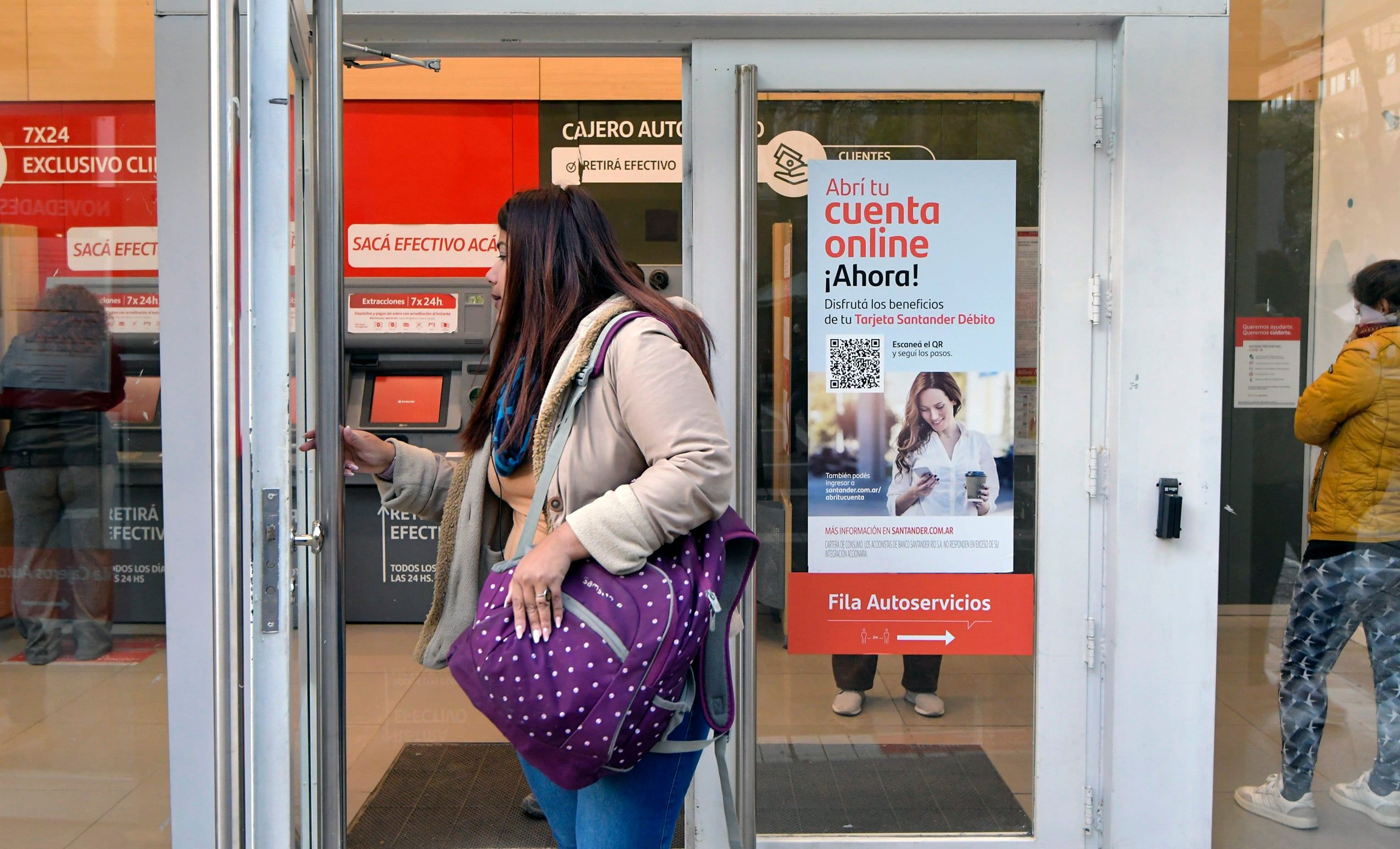 Calendario de pagos para AUH y SUAF en junio de 2022 - Foto: Orlando Pelichotti / Los Andes