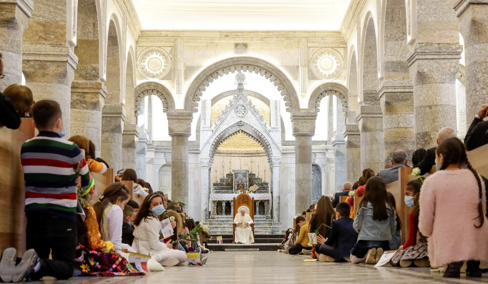 Rezo del papa Francisco en Irak -