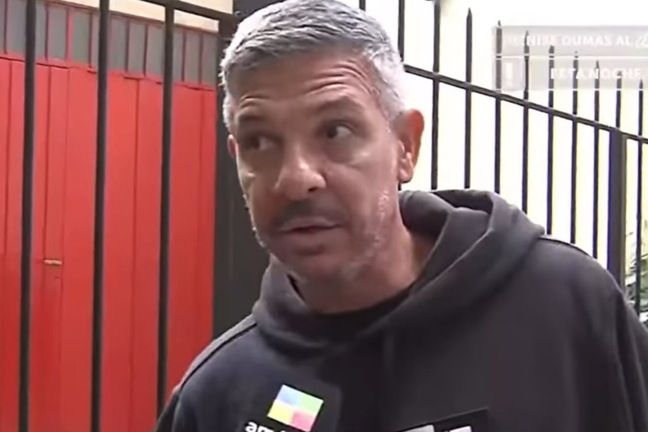 Marcelo Corazza halando con la prensa.