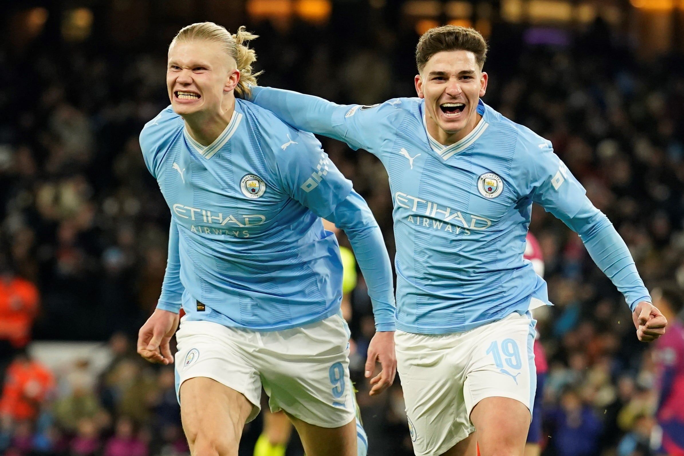 Erling Haaland y Julián Álvarez, los tanques del Manchester City, el mejor equipo del mundo. / AP