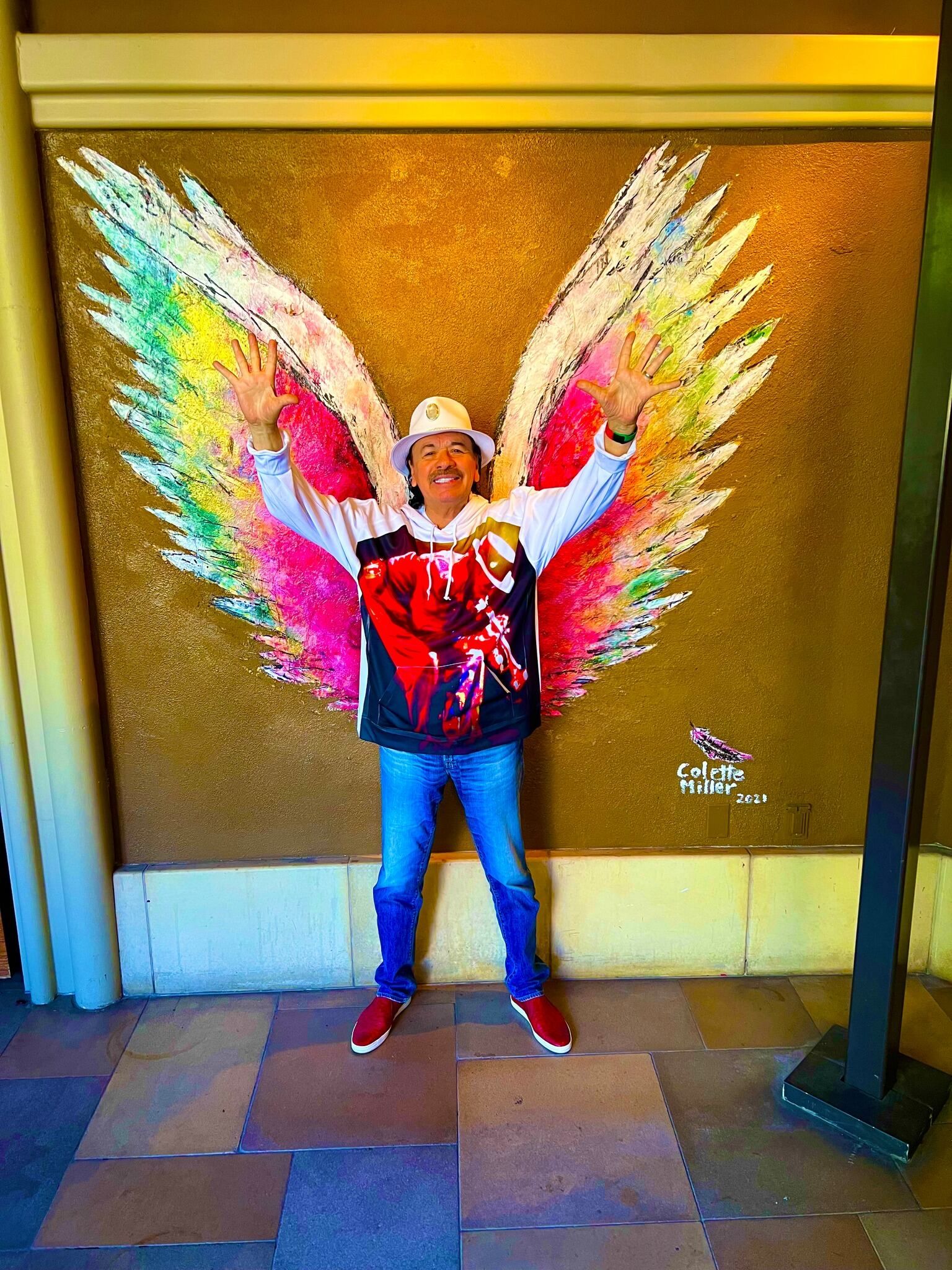 Carlos Santana se desmayó en pleno show y ya está bien de salud