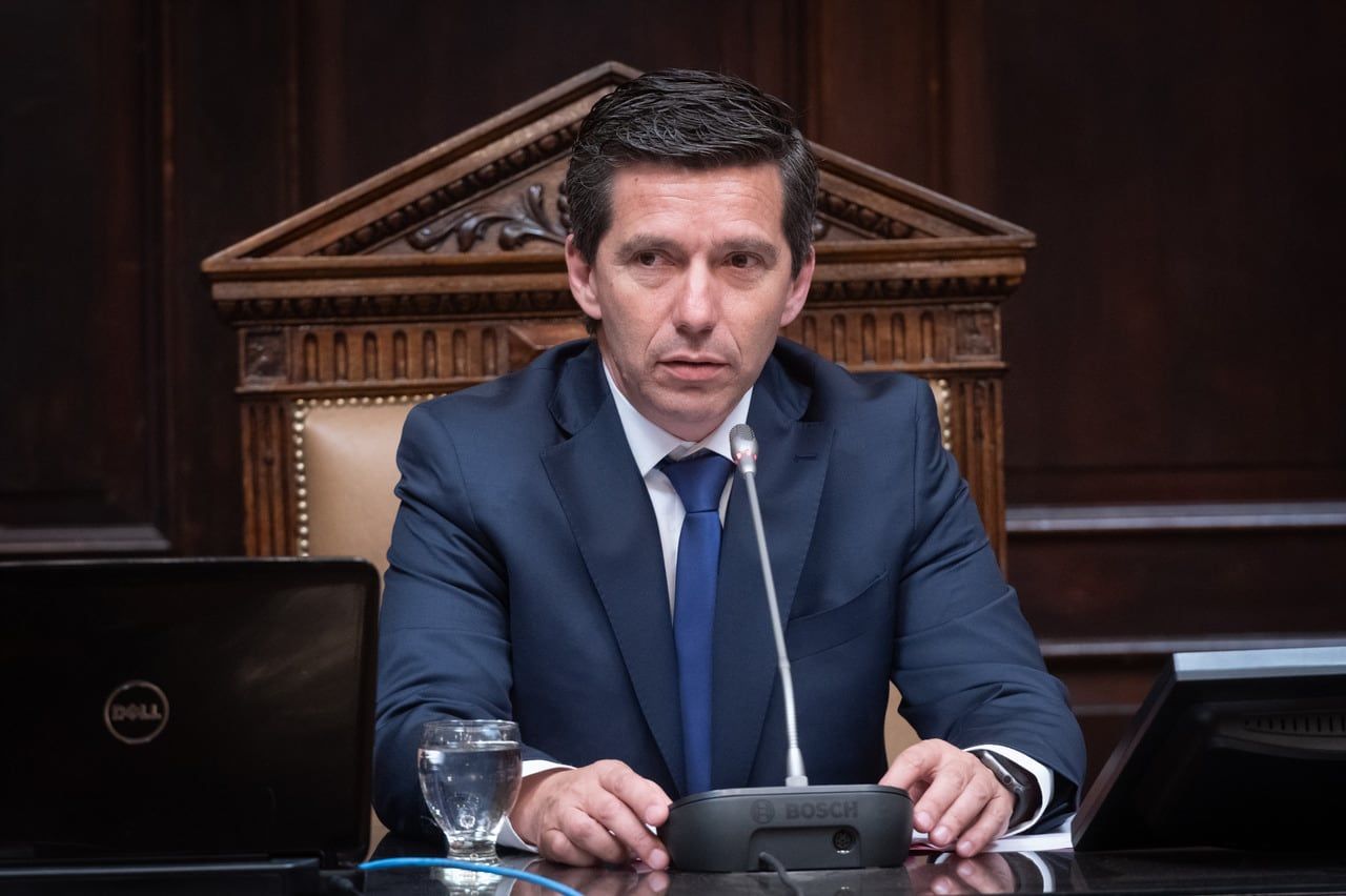 La Cámara de Diputados de la provincia aprobó el pliego de la secretaria de Gobierno de Las Heras y legisladora electa Janina Ortiz, quien podrá asumir la banca a pesar de que es investigada por fraude y coacciones en la Justicia provincial y tiene dos pedidos de desafuero en su contra Andres Peti Lombardi.  Foto: Ignacio Blanco / Los Andes