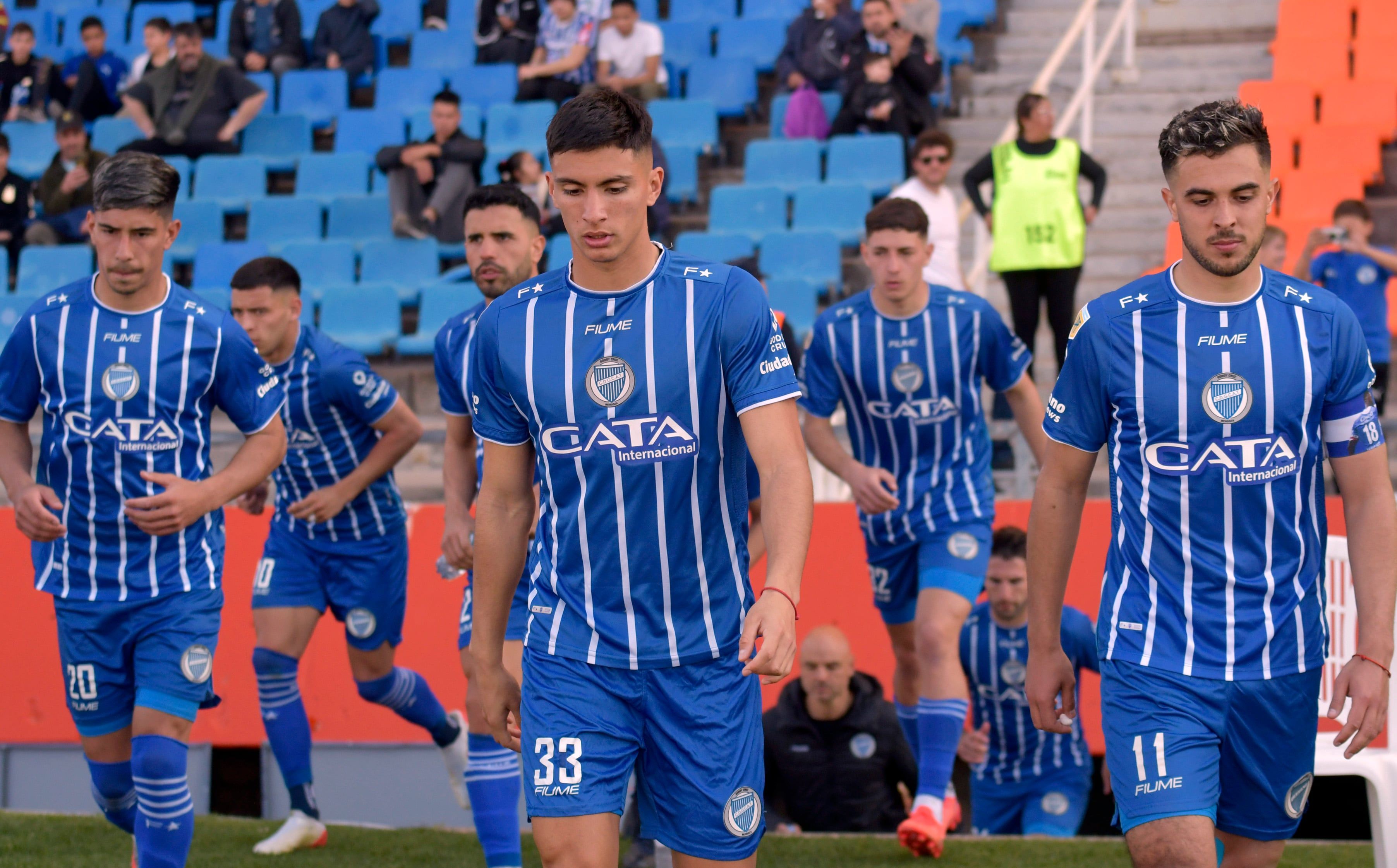 Fútbol Club Godoy Cruz Antonio Tomba El club Godoy Cruz, obtuvo un empate 1 a 1 ante Independiente de Avellaneda, en el estadio Malvinas Argentinas, por la 15ª fecha de la Liga Profesional.  El Tomba no solo estuvo en desventaja con el gol de Juan Insaurralde para el Rojo, sino que se quedó con un hombre menos por la expulsión de Canale y de todos modos pudo alcanzar la igualdad con un golazo de Tadeo Allende.  Foto: Orlando Pelichotti / Los Andes