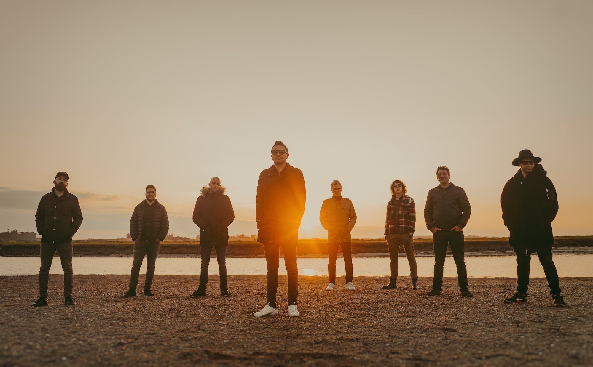 A 200km de su hogar, la banda se encerró por tres semanas a componer y producir este disco con aire de instrospección.