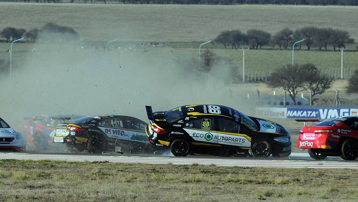 Scuncio Moro y Barrio desataron un fuerte incidente en el TC2000