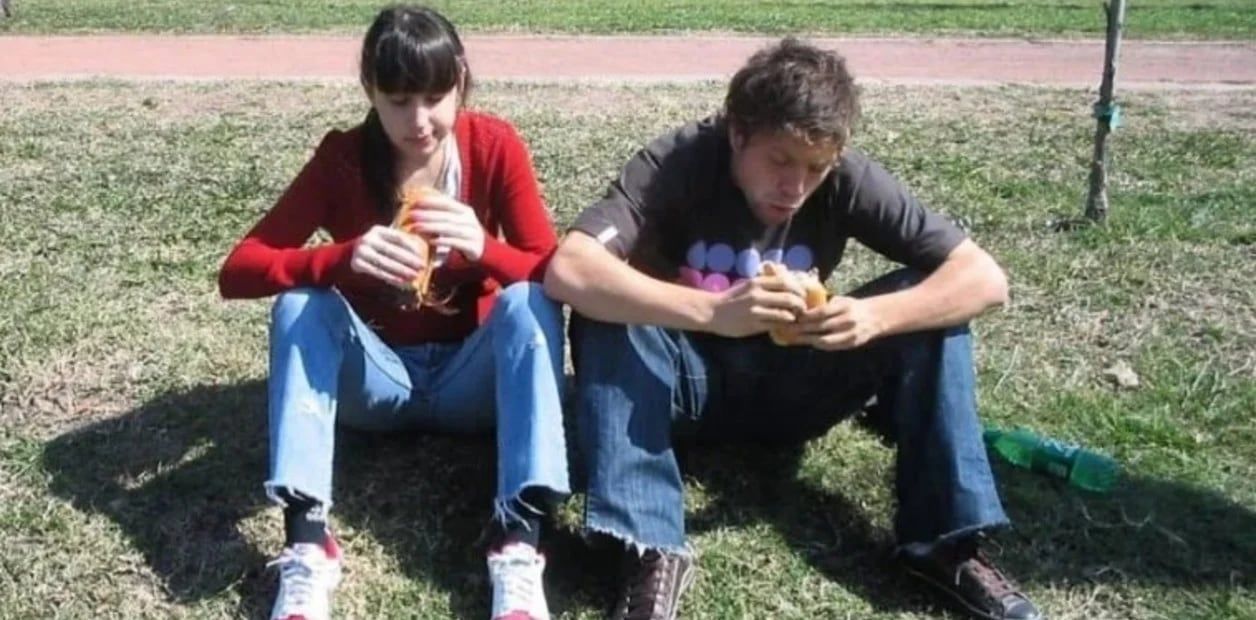 El "Papu" y su esposa compartiendo juntos en la Costanera de Buenos Aires. (Foto: web)
