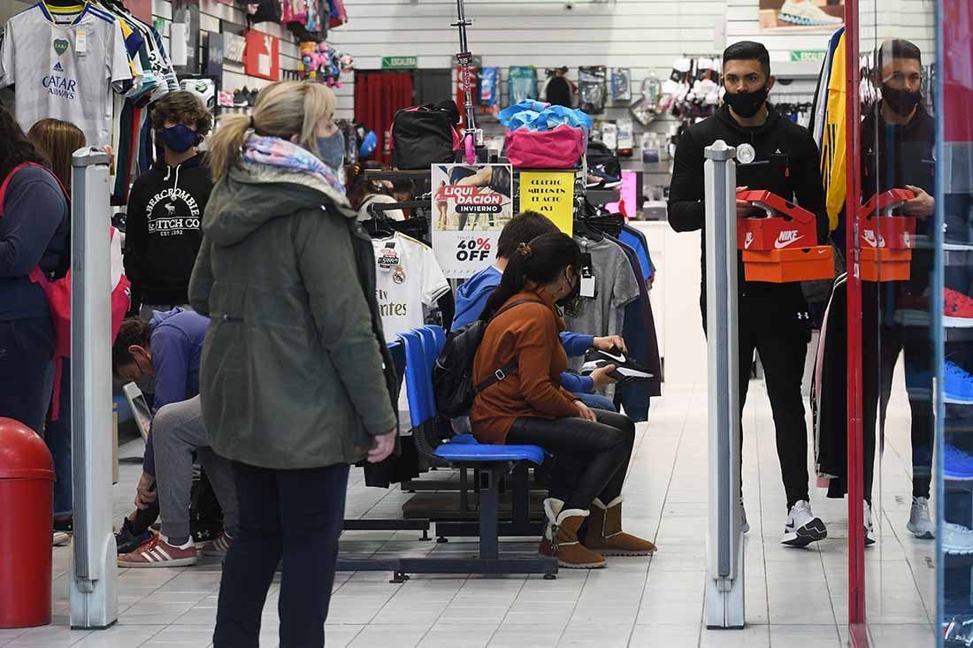 Se adelantaron los aumentos previstos para enero de 2023. Foto:José Gutierrez / Los Andes