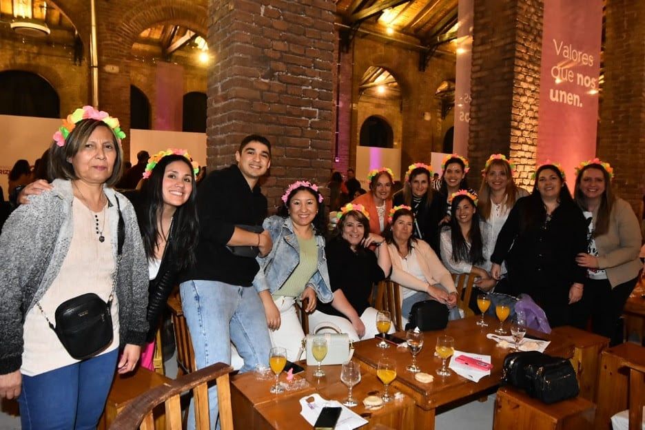 Godoy Cruz agasajó a docentes y celadores por el día del maestro con una fiesta solidaria