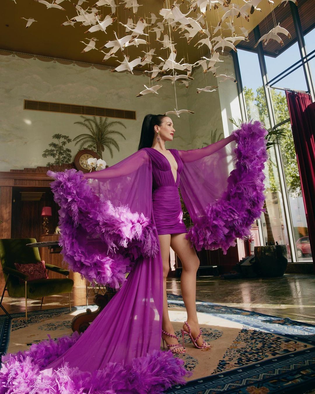 Natalia Oreiro enamoró con su vestido escotadísimo de color violeta