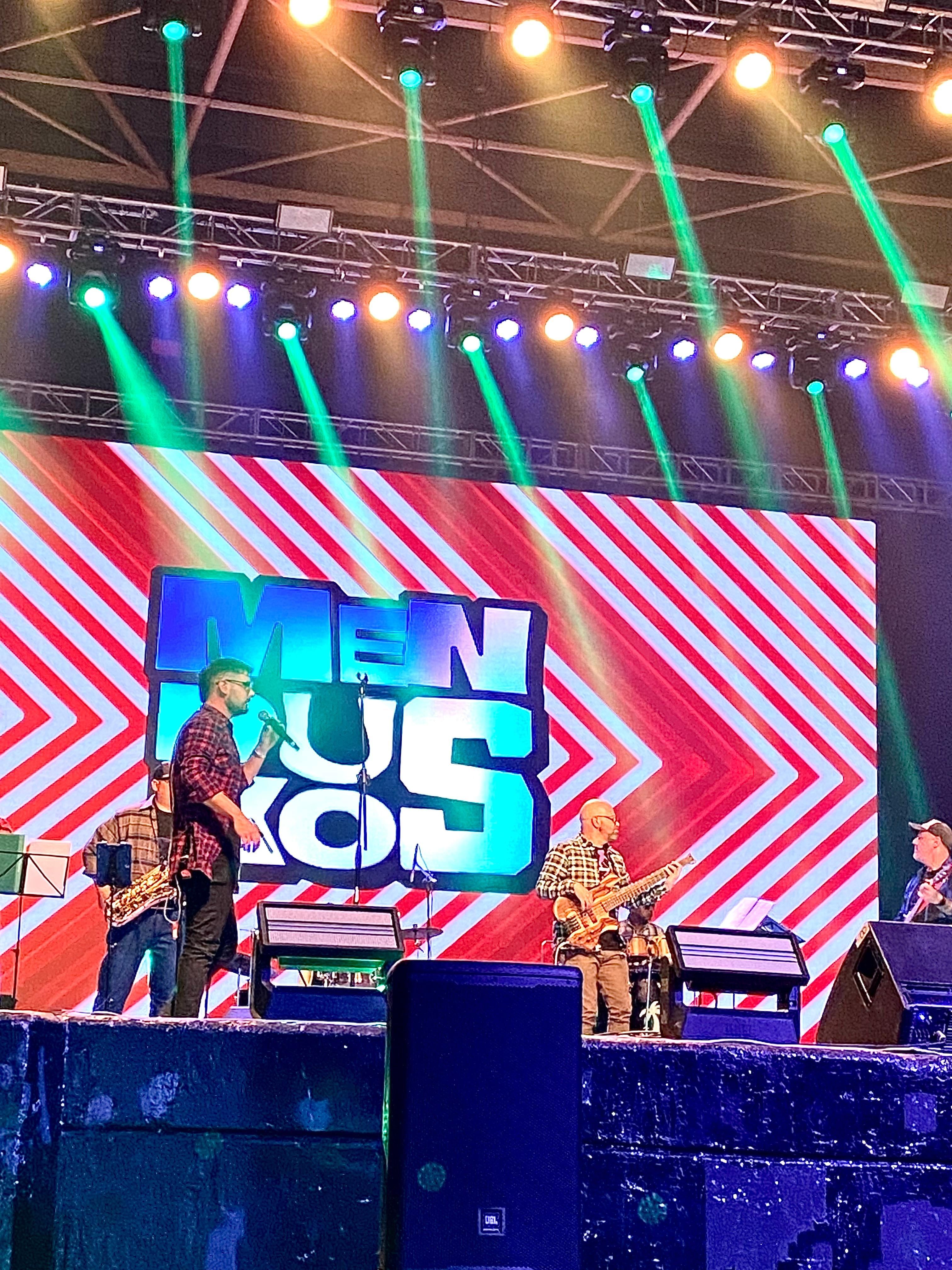 Los Mendukos cerraron la cena show 2024