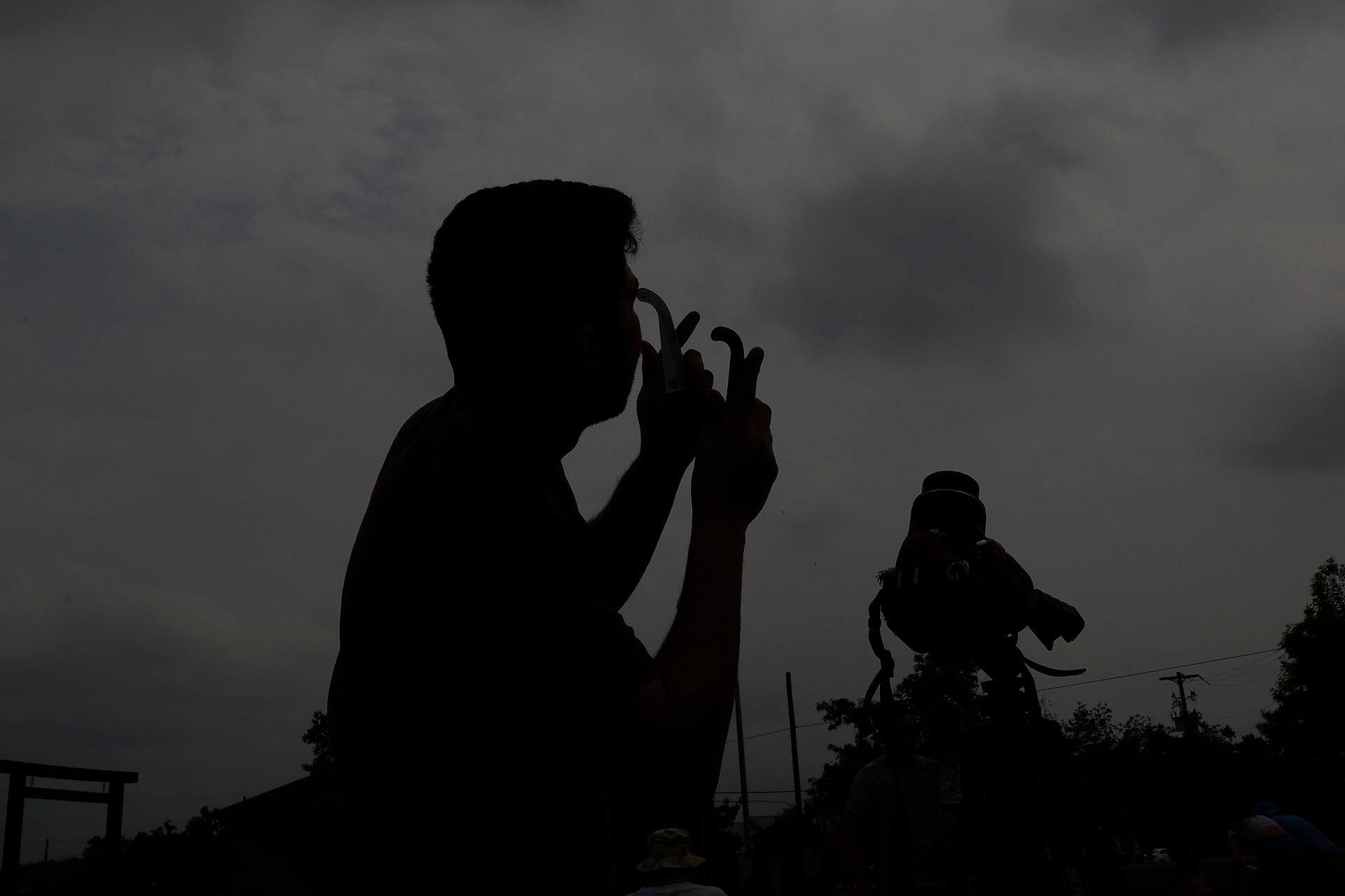 Las imágenes más impactantes del eclipse solar que se apreció en todo su esplendor en Norteamérica. EFE