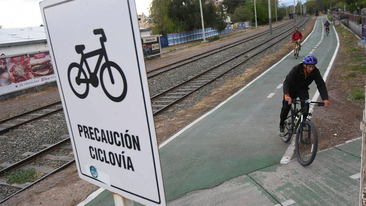 Ciclovía, Sistema municipal de bicicletas  de Godoy Cruz y Capital, se unificarán para formar parte de la provincia Foto: José Gutierrez / Los Andes