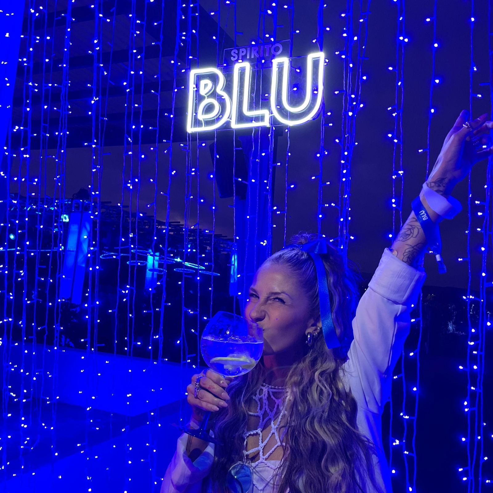 Evento Spirito Blu Mía Martínez, influencer y creadora de contenido.