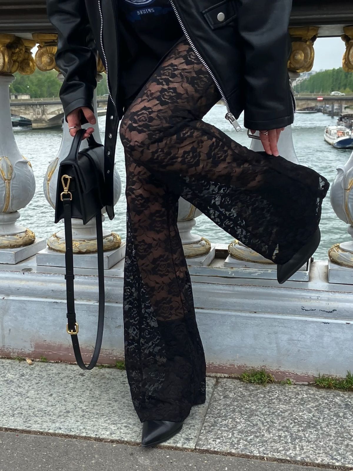 Para looks de día o de noche, esta pieza es ideal si querés destacarte del resto y vestirte con las últimas tendencias. Aprendé cómo combinarla para crear decenas de outfits originales.