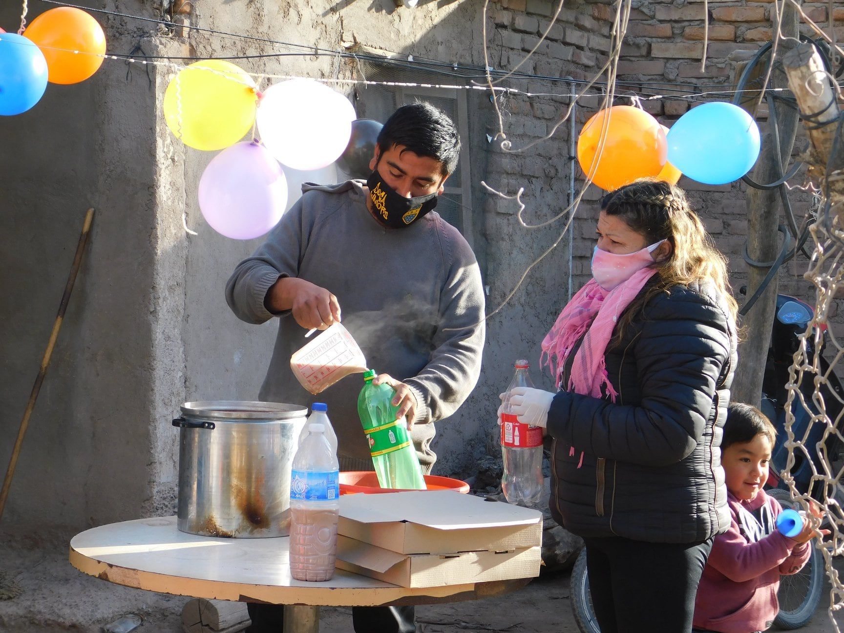Varios grupos de vecinos se acercaron al festejo.
