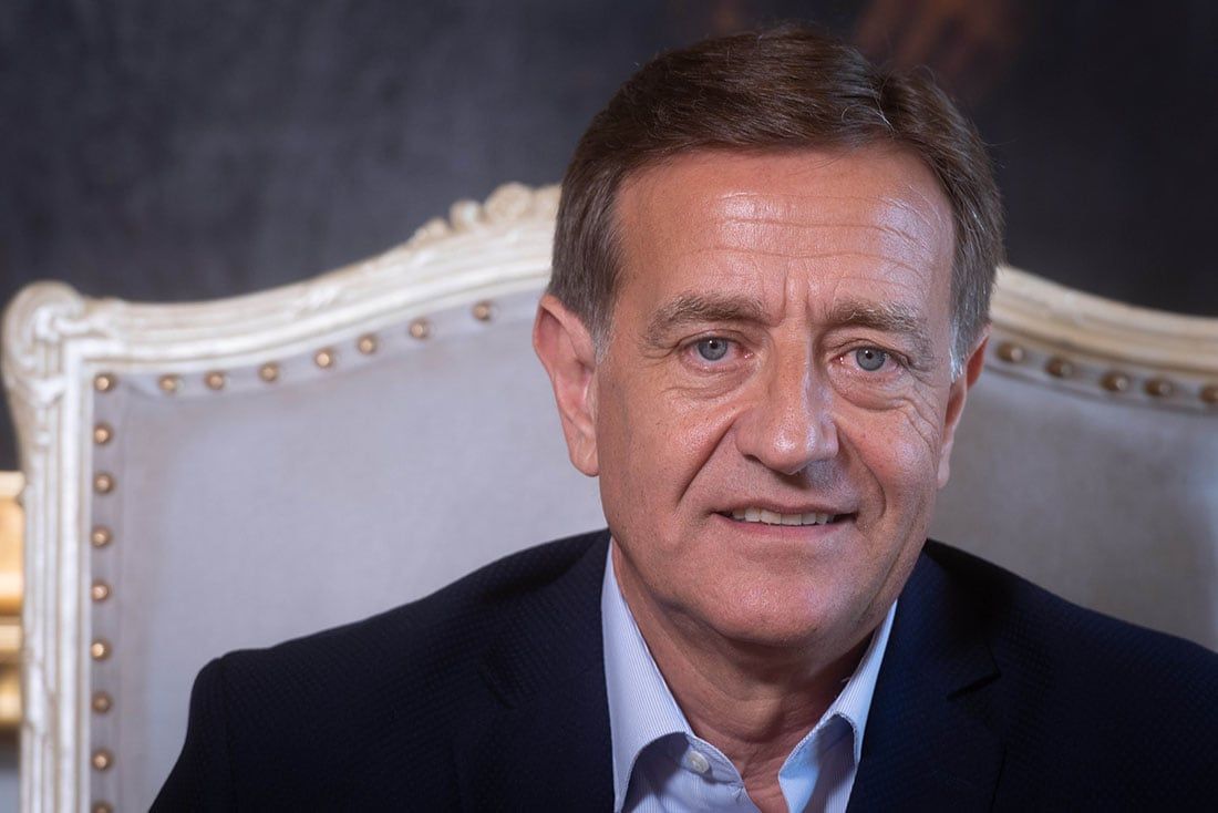 Entrevista al Gobernador de la provincia de Mendoza Rodolfo Suárez en su despacho de la casa de Gobierno. Ignacio Blanco / Los Andes