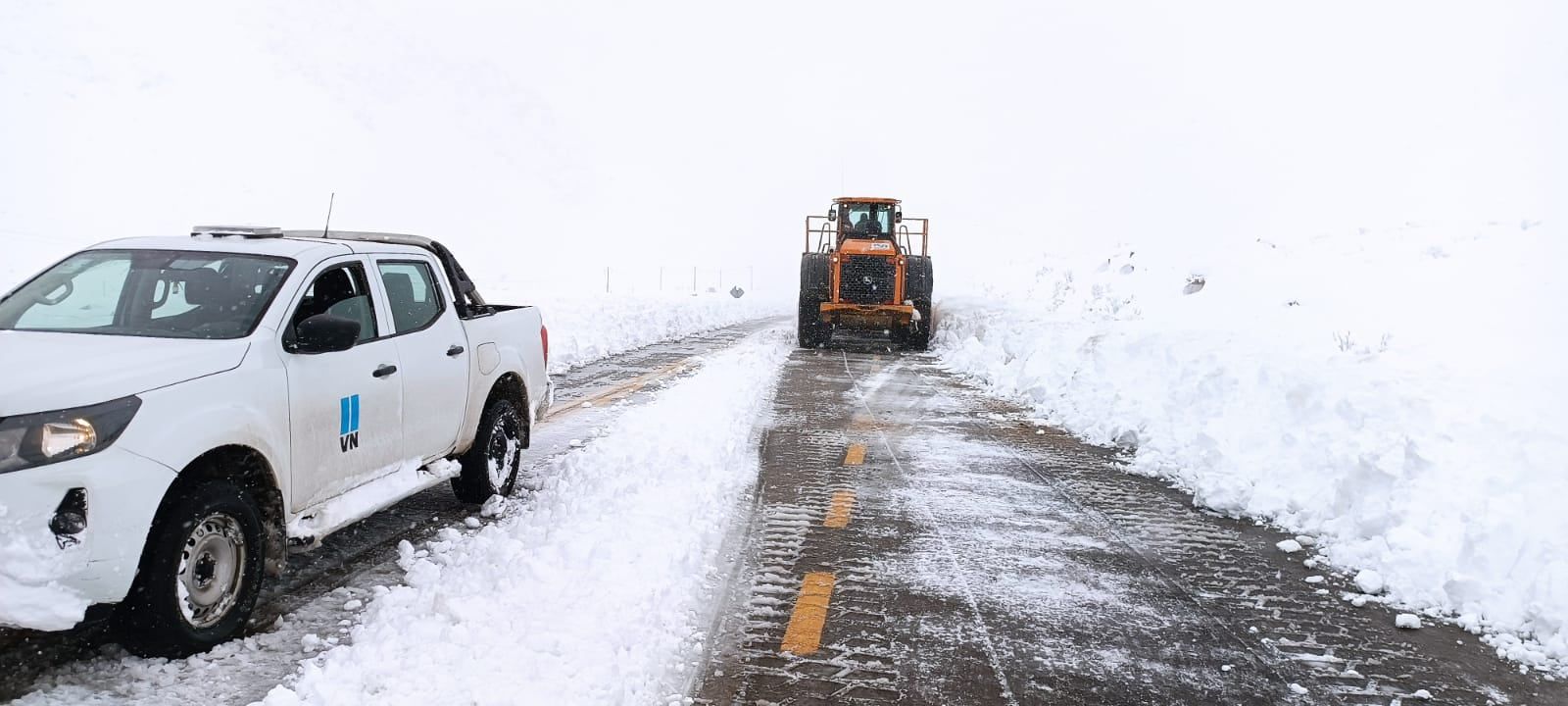 El paso Cristo Redentor permanece cerrado hace 7 días por las intensas nevadas. | Foto: Gendarmería Nacional

