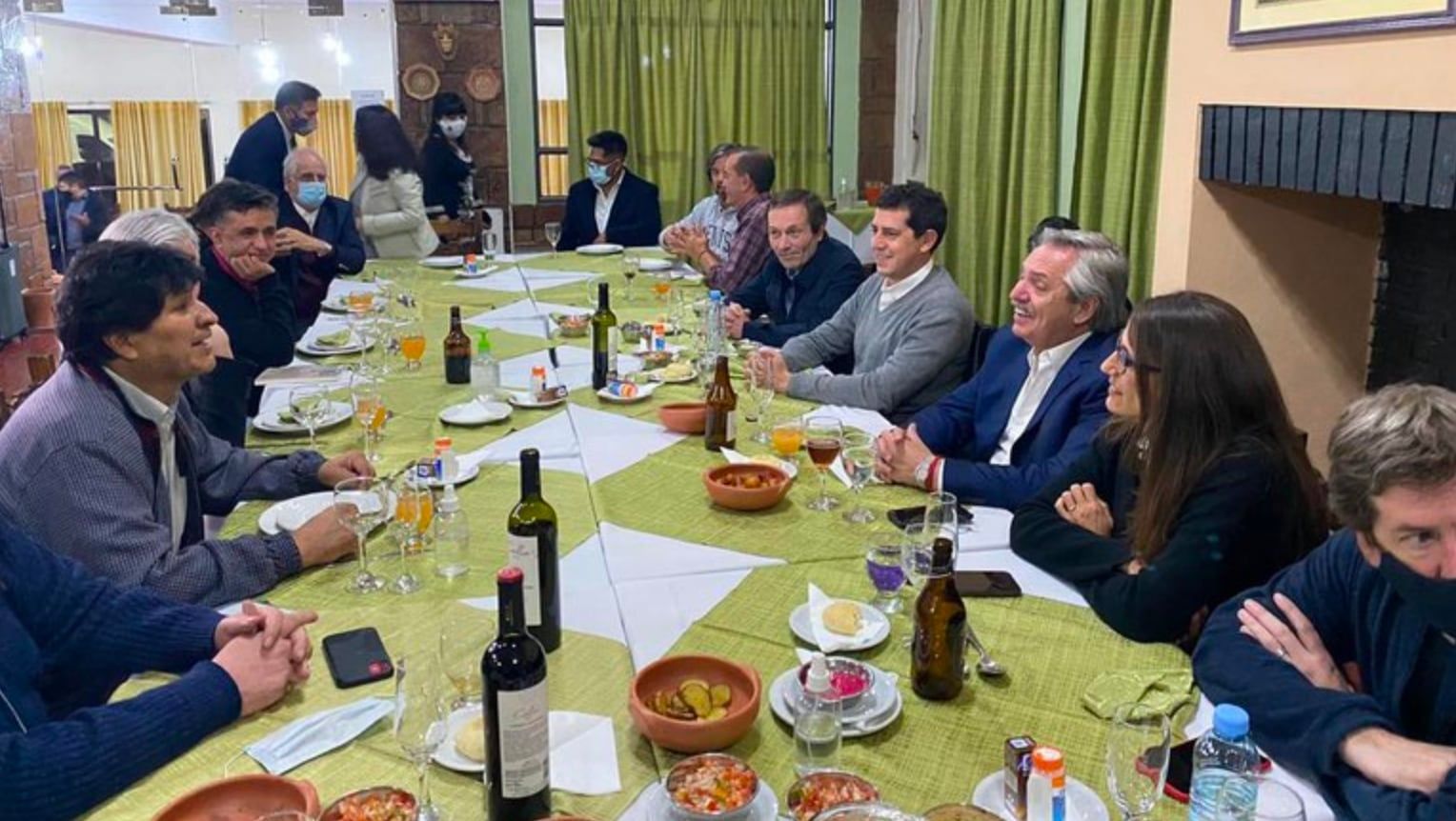 Gustavo Béliz fue parte de la cena para despedir a Evo Morales antes de su regreso a Bolivia.