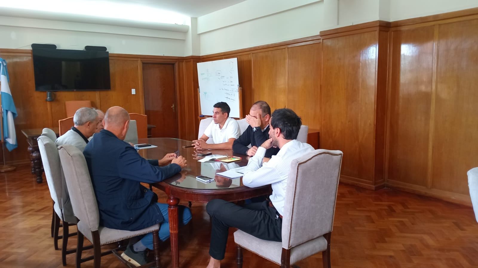 Directivos de Aprocam con el ministro Fayad