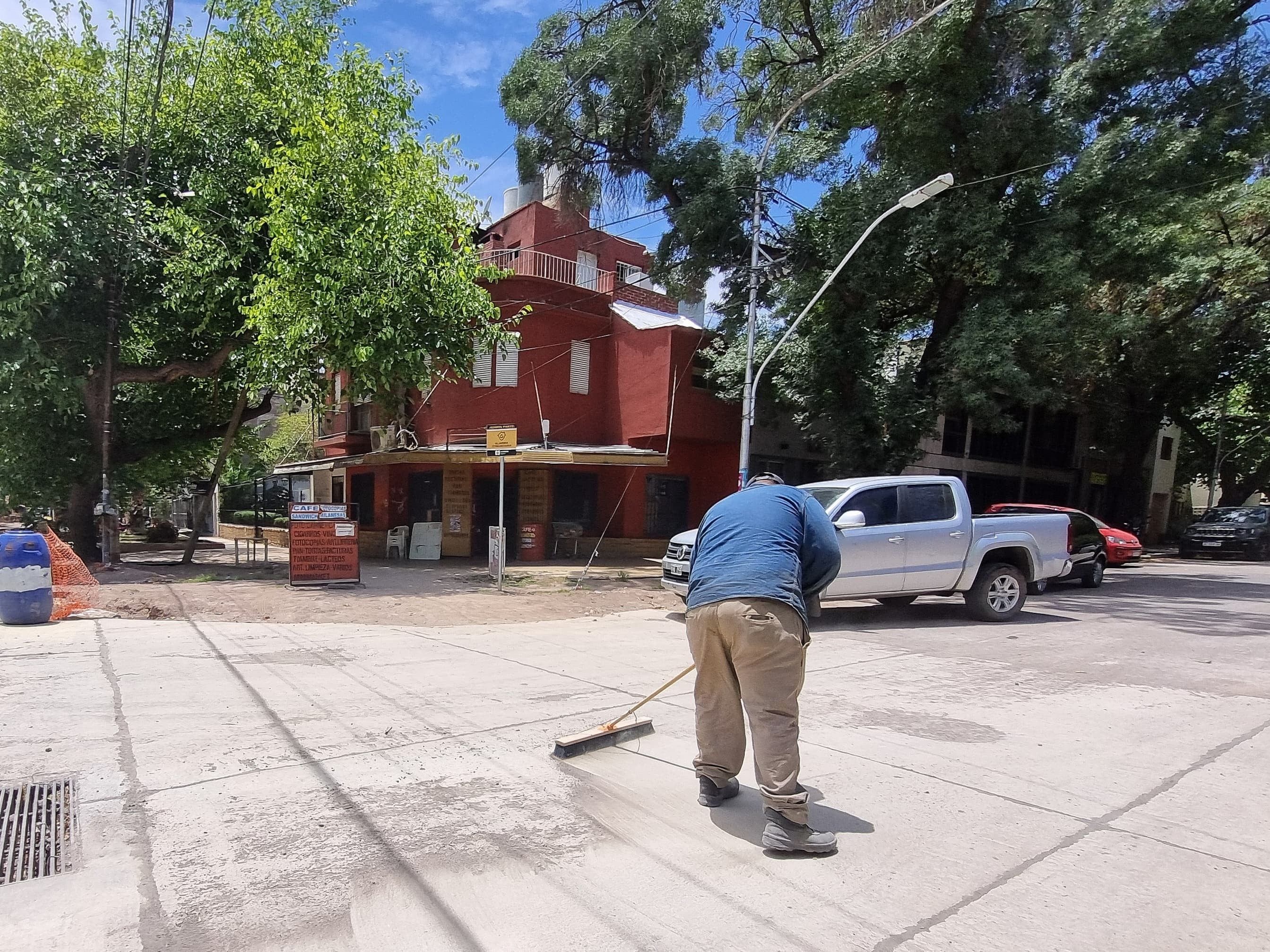 Más de dos años llevan los trabajos sobre calle San Juan de Ciudad.