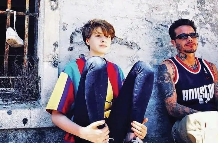 Paloma junto a su papá Sebastián