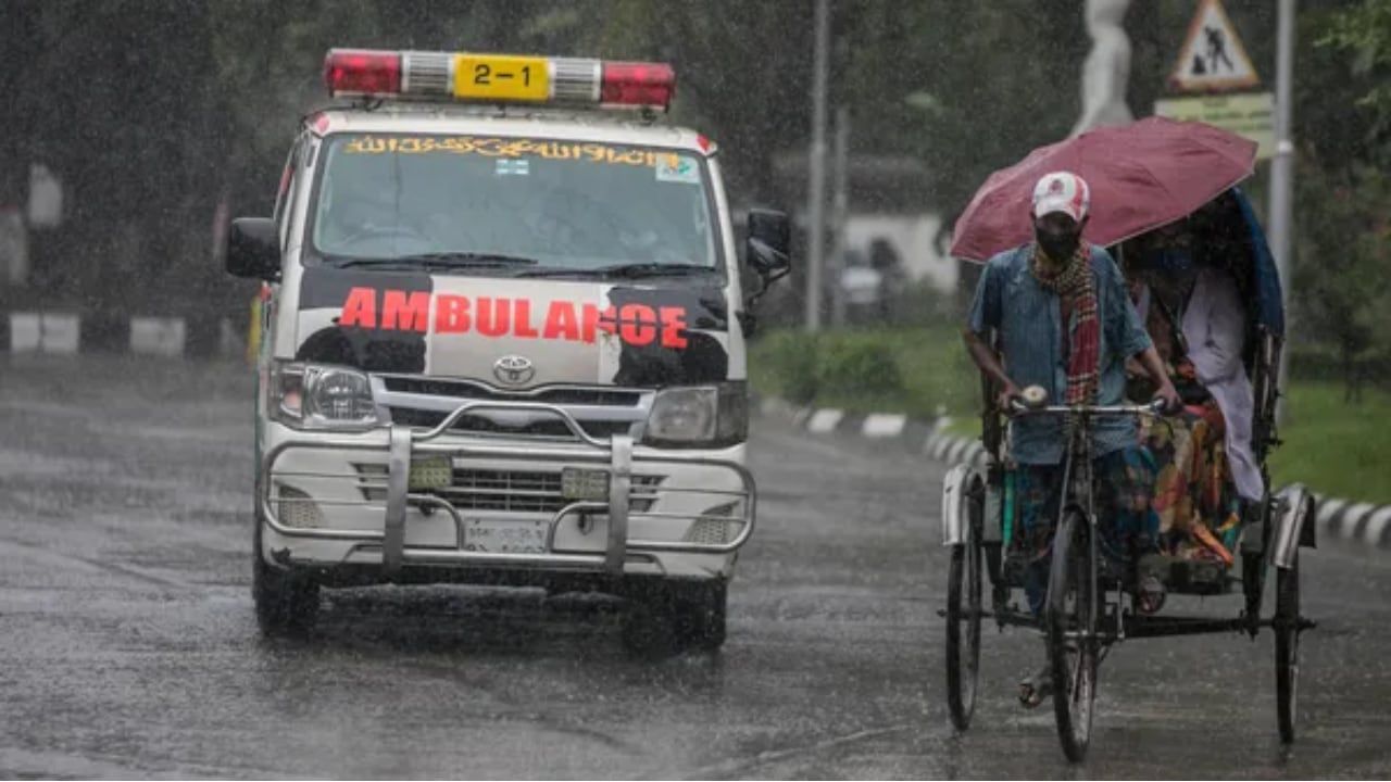 Las autoridades locales encontraron al bebé en buen estado de salud y han encarcelado a los padres por trata de personas.