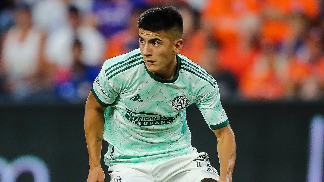 Thiago Almada entre los convocados para los partidos de la Selección