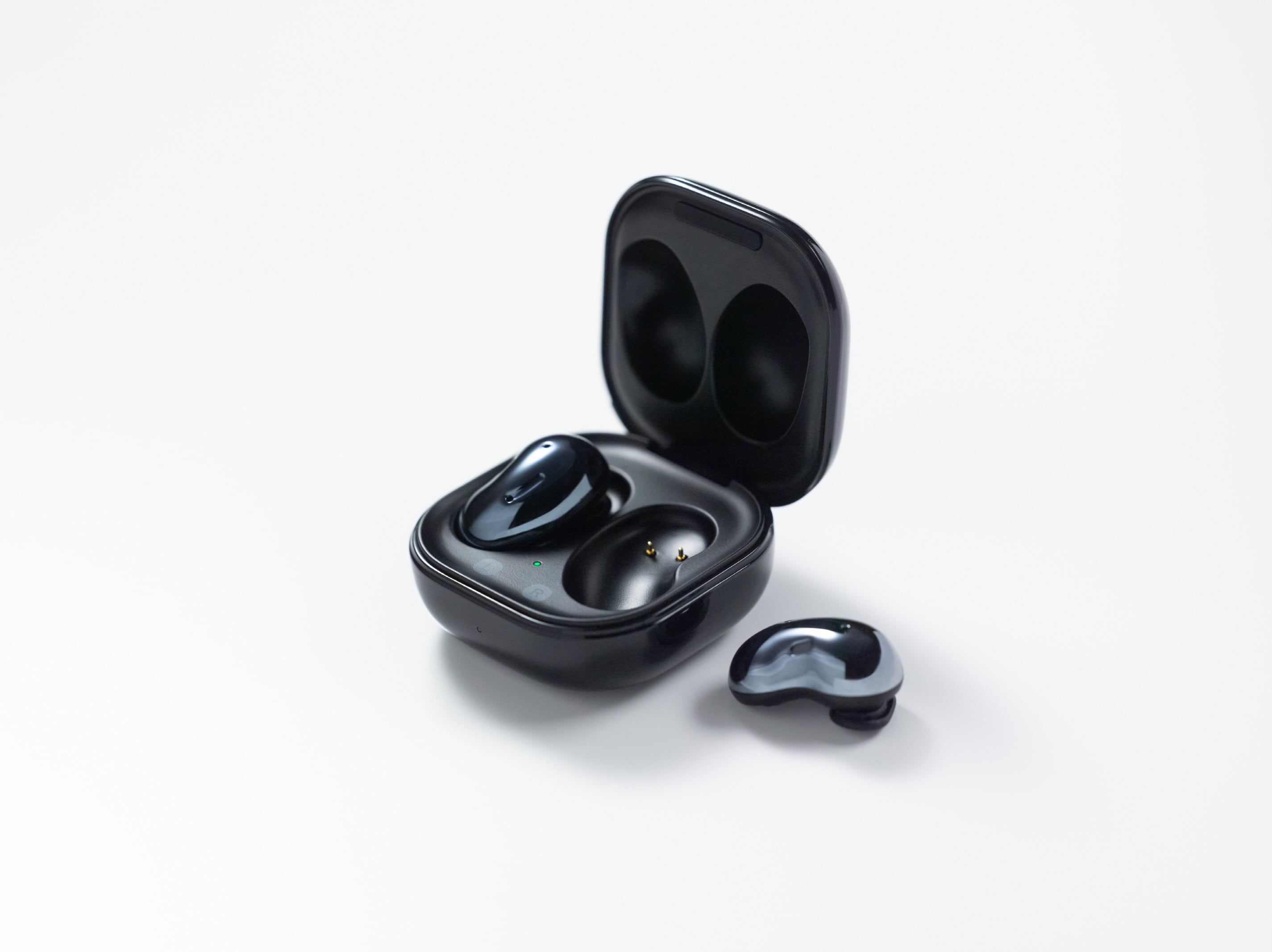 Los Galaxy Buds Live son los nuevos auriculares de la compañía.