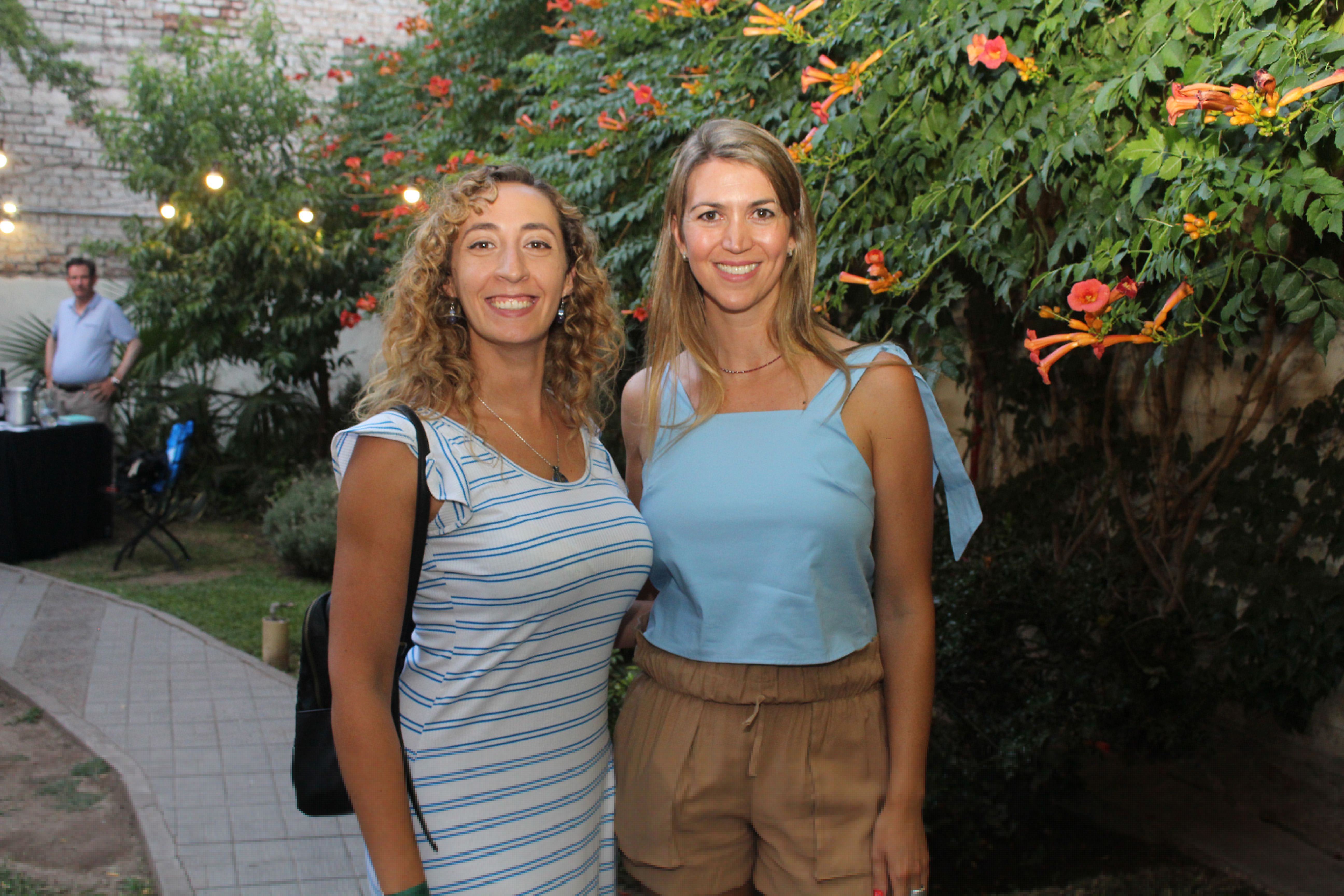 Karen Funez y Valen Cortijo.