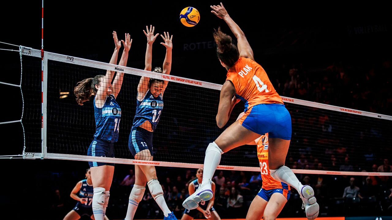Derrota de Las Panteras en su primer partido de la segunda fase ARG 1-3 NED(25-22; 18-25; 12-25; 13-25)