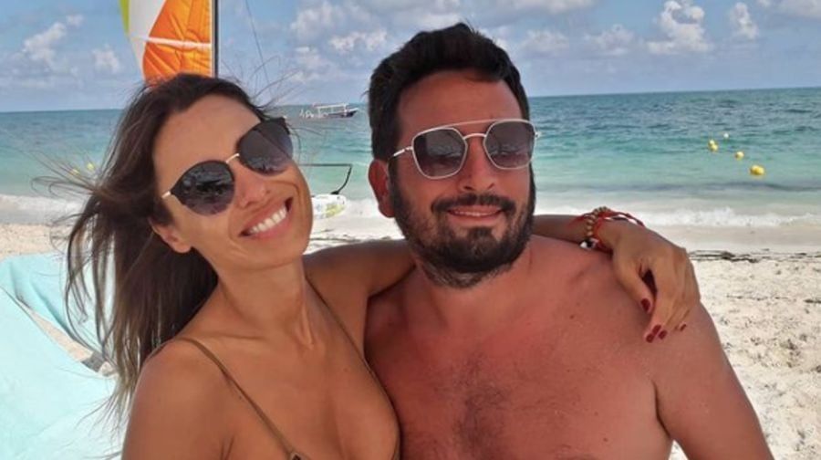 Pampita junto a su hermano Leonardo