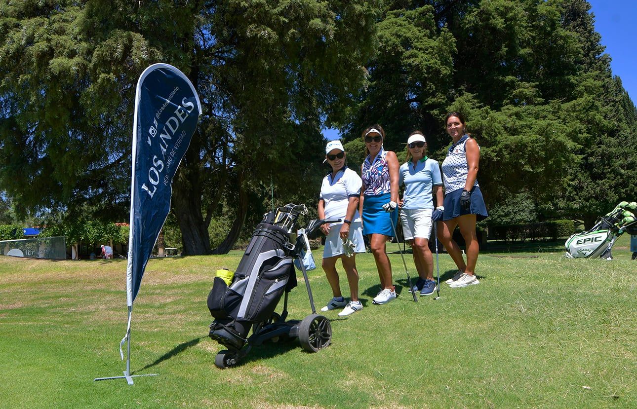 Cuarta Edición del Torneo de Golf  Copa Amistad Diario Los Andes, que se disputa en el Golf Club Andino, en el Parque General San martín de Mendoza En la foto Pilar Pultain , Perla Aguero ; Liliana Córdoba y Beatriz Giuffrida Foto: Orlando Pelichotti