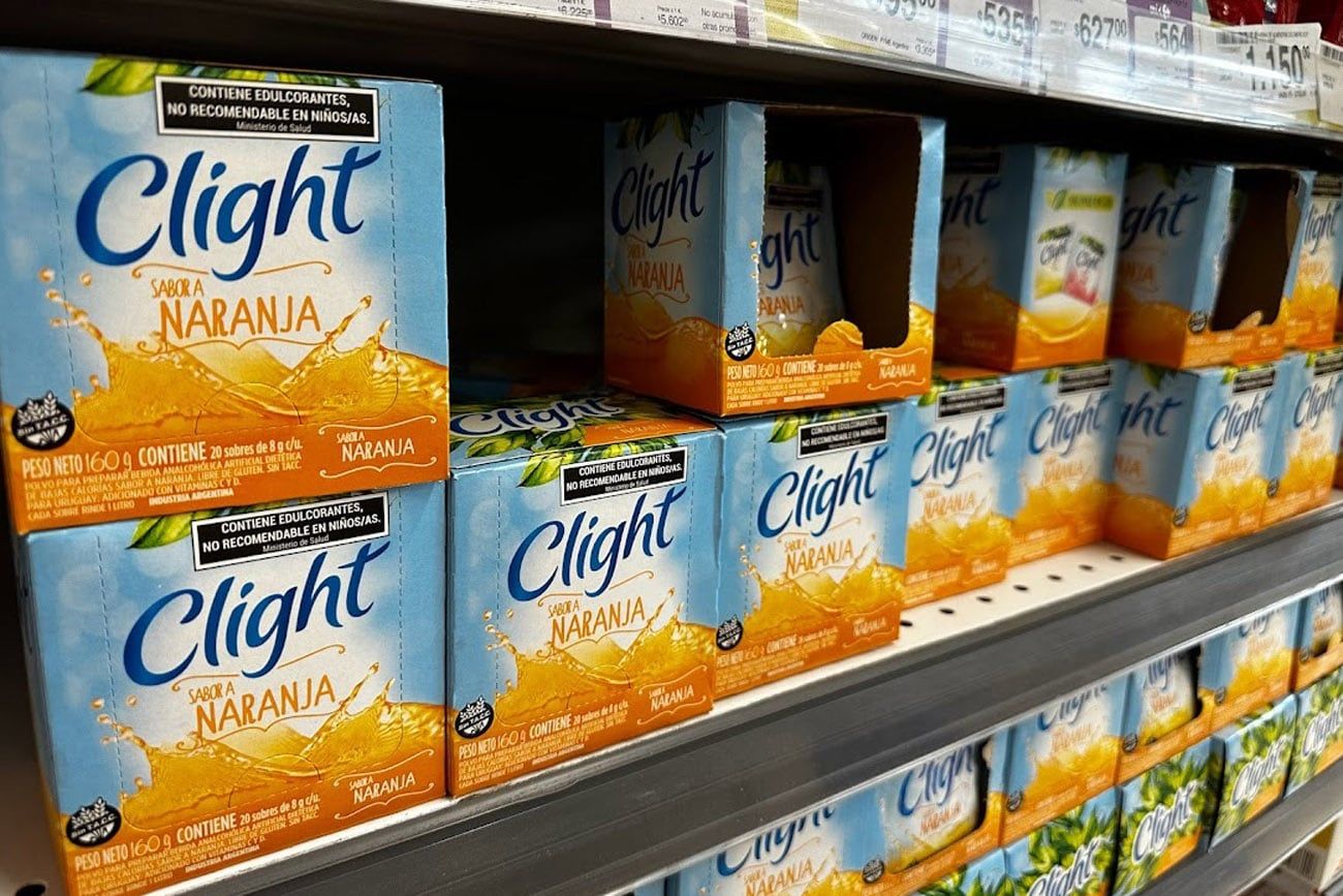 El etiquetado frontal de los productos en las góndolas genera confusión en los consumidores. / Foto: La Voz