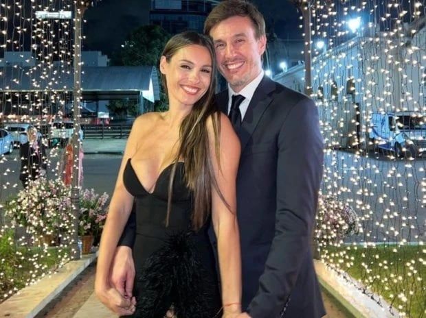 Se supo quién sería la tercera en discordia entre la modelo y el político.