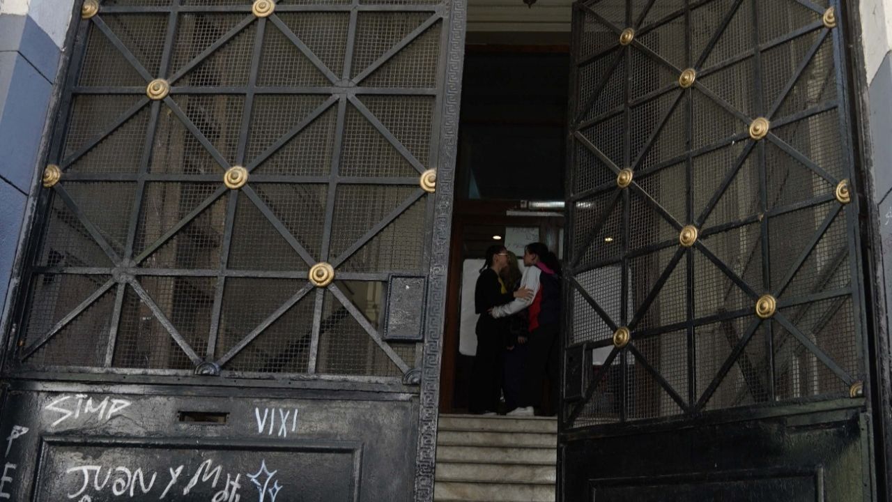 La Creciente tomó el colegio Carlos Pellegrini de Buenos Aires. / Foto: Clarín