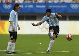 Riquelme jugó con Maradona y Messi