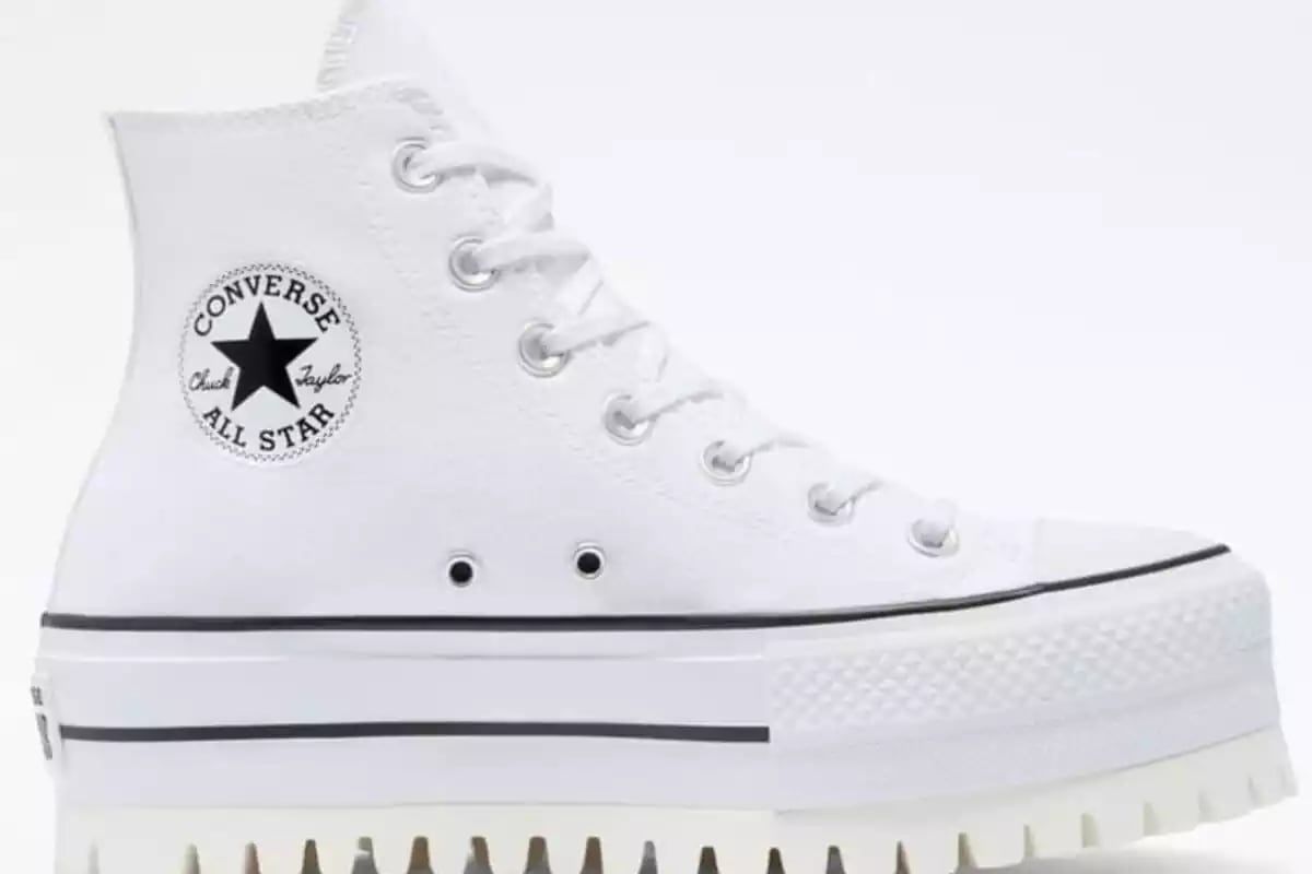 Estas son las zapatillas que tiene Shakira y todos quieren.