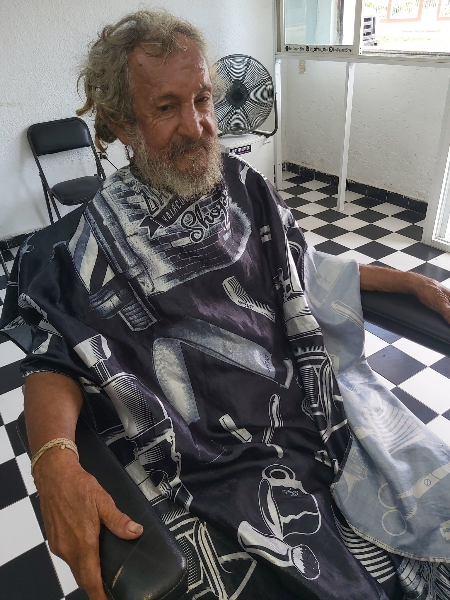 Fabián se llevó a José a su casa y le ofreció comida, ropa y un techo para quedarse. Fotos Facebook.