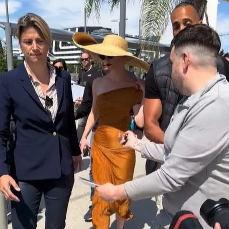 El incómodo momento de Anya Taylor-Joy en Cannes. / Gentileza