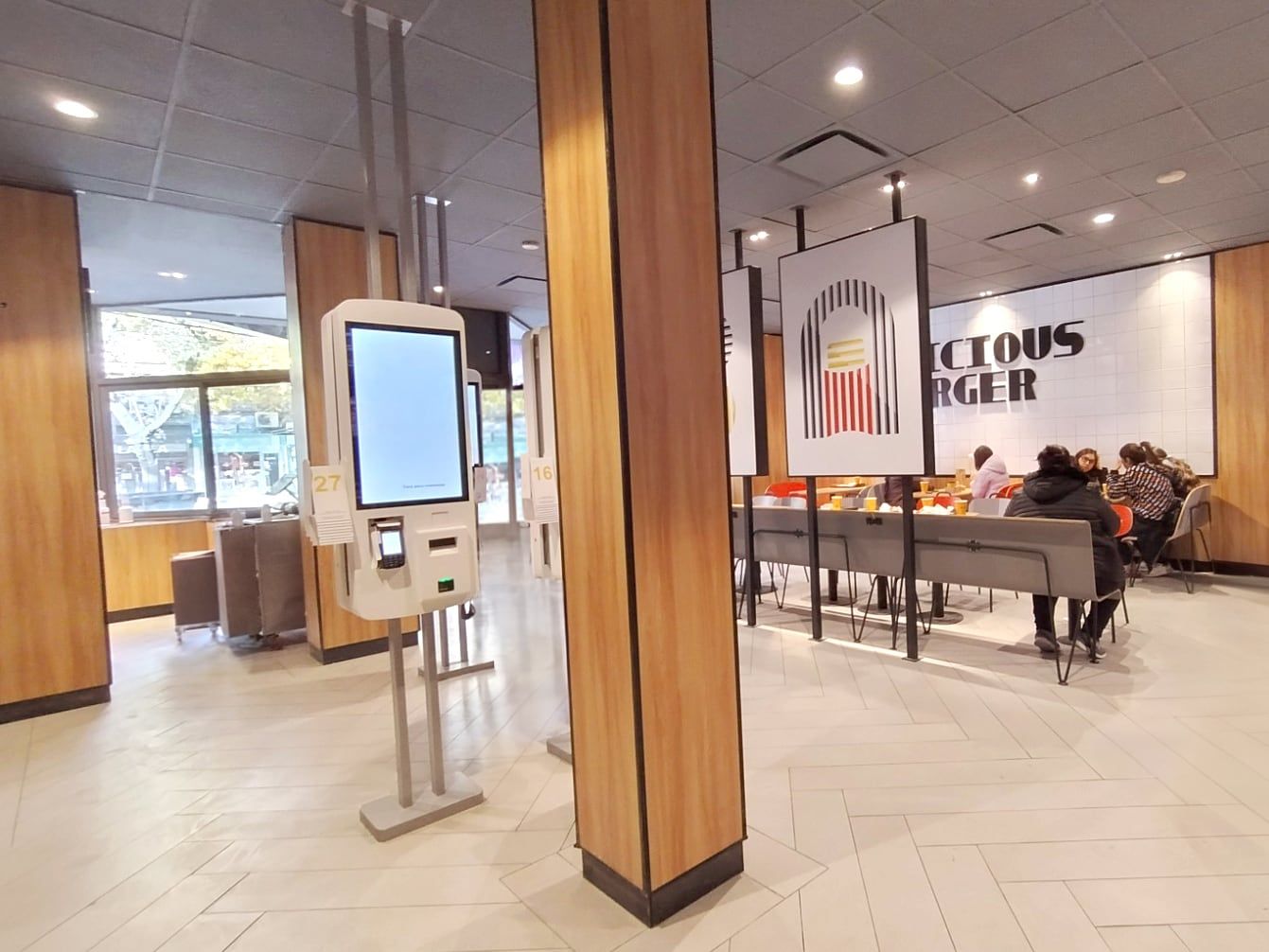 McDonald’s renovó uno de sus históricos locales en la Ciudad de Mendoza - Gentileza
