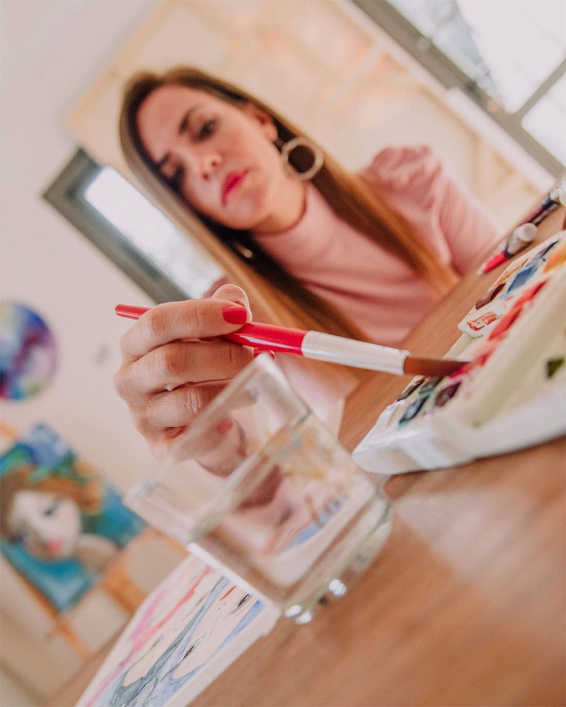 "El artista siempre es alguien que ha tocado fondo y sale a expresar lo que le pasó", dice Silvina Palmieri. / Instagram: @silvipalmieri