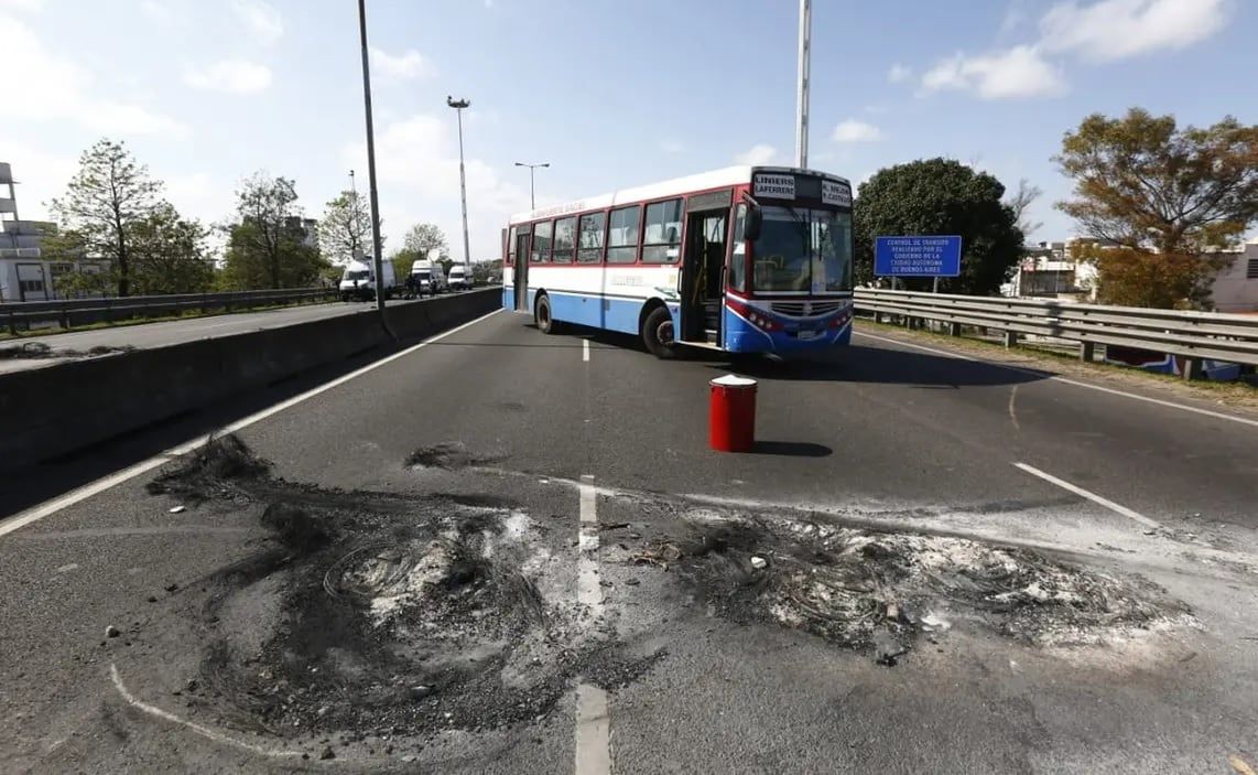 Protesta y paro de choferes por mayor seguridad en Buenos Aires -