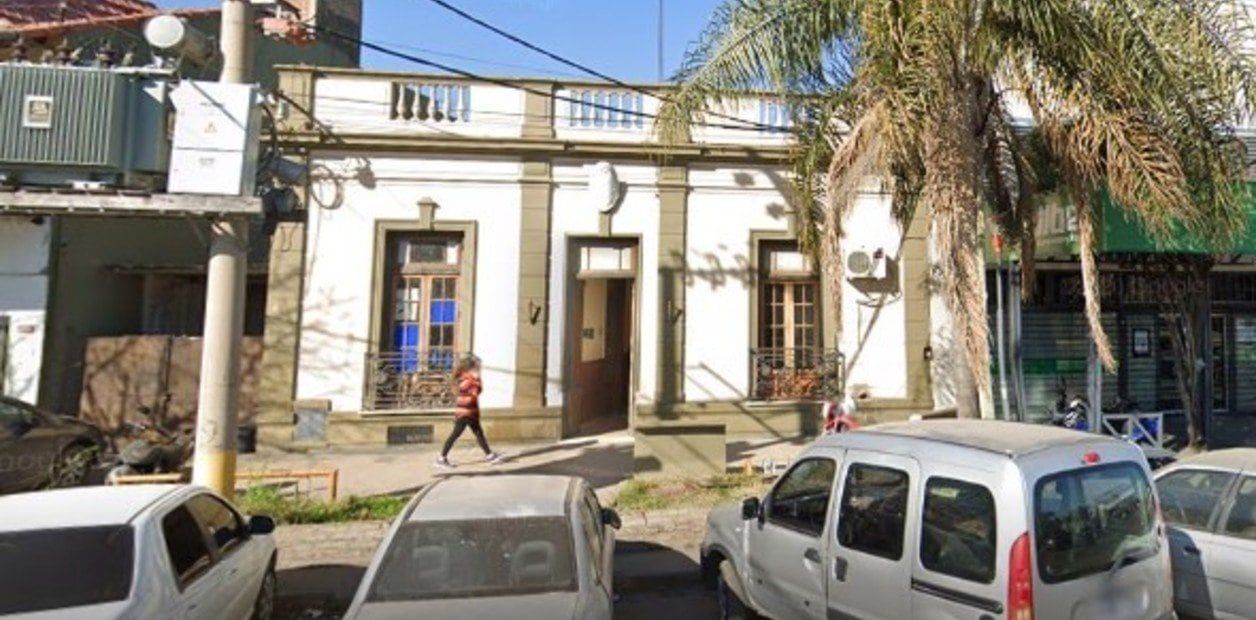 El frente de la comisaría 6ta en Santa Fe, donde el hombre se entregó luego de asesinar al abusador de su hijastra.