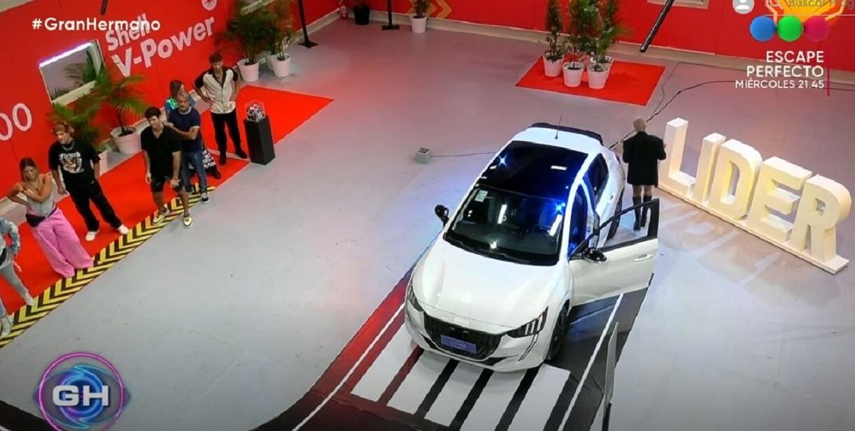 El auto aún no arranca y el liderazgo no tiene nombre.