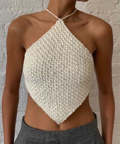 Modelos de top crochet que no te pueden faltar este verano.