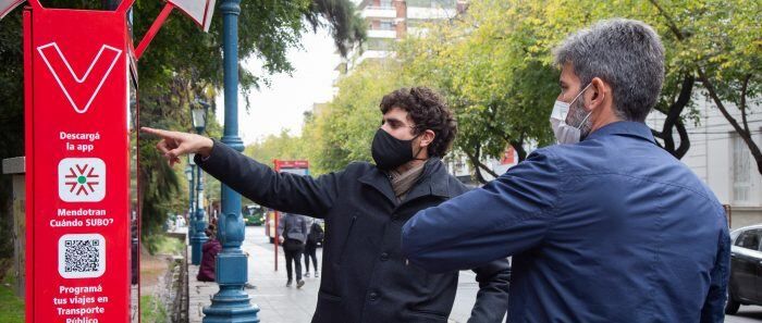 Mediante una pantalla táctil la persona podrá seleccionar la línea deseada - Gentileza