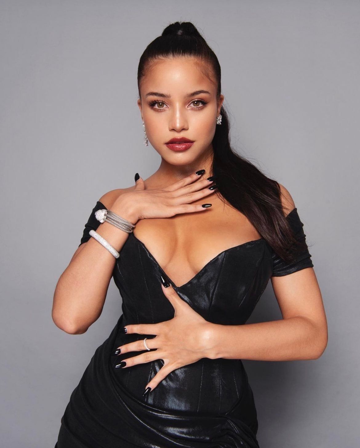 Evolución de Emilia Mernes en Instagram. / REDES